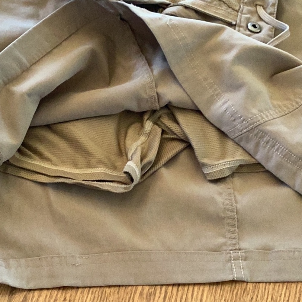 Athleta khaki golf, tennis, hiking skort. Women’s size 6 - Picture 15 of 16
